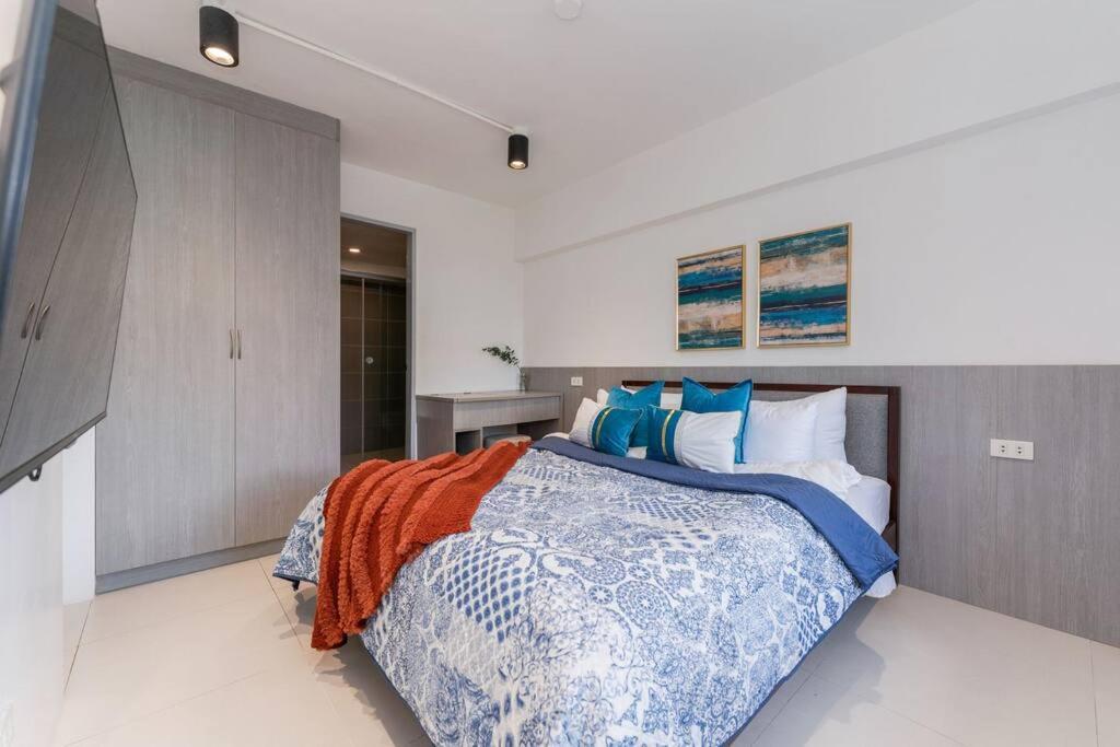 Airport Express Hostel E-527, 2 Minutes To Airport,Fast Wifi, Free Netflix Đảo Mactan Ngoại thất bức ảnh