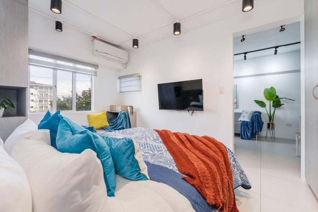 Airport Express Hostel E-527, 2 Minutes To Airport,Fast Wifi, Free Netflix Đảo Mactan Ngoại thất bức ảnh
