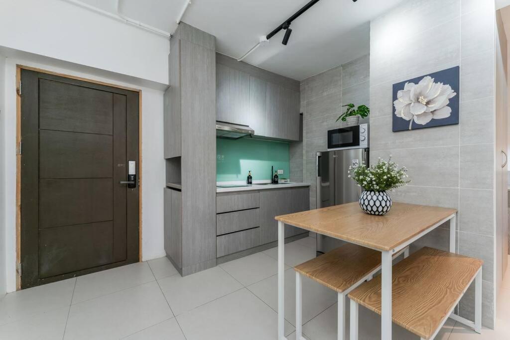 Airport Express Hostel E-527, 2 Minutes To Airport,Fast Wifi, Free Netflix Đảo Mactan Ngoại thất bức ảnh