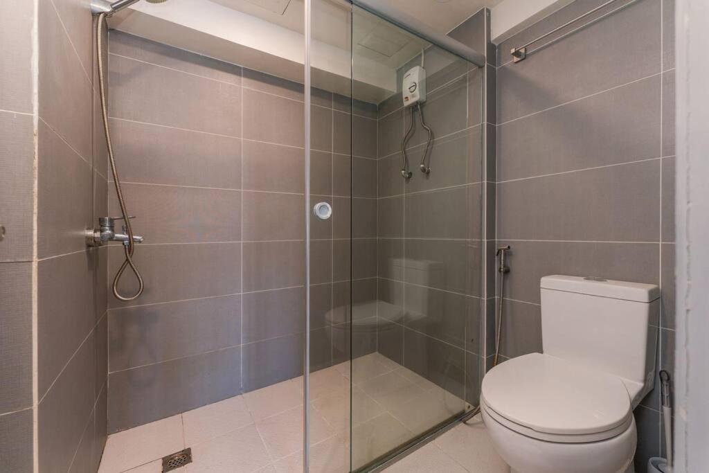 Airport Express Hostel E-527, 2 Minutes To Airport,Fast Wifi, Free Netflix Đảo Mactan Ngoại thất bức ảnh